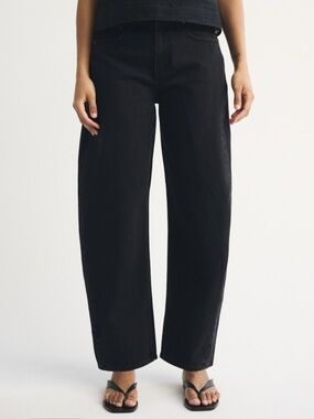 Abercrombie - Curve Love High Rise Barrel Jean